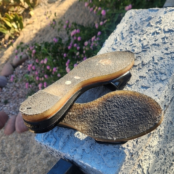 RARE VINTAGE CHANEL SANDALS - Picture 9 of 14